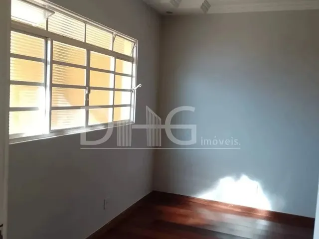 Imagem: A casa possui 2 Dormitórios, 1 Suíte, 1 Banheiro, 5 Vagas