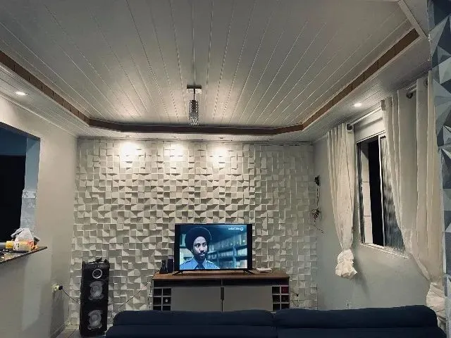 Imagem: A casa possui 1 Dormitório, 1 Banheiro e está localizado
