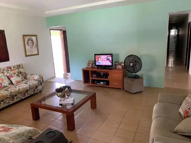 Imagem 4: Casa À Venda | 6 Quartos | Reformada | Perto da Avenida