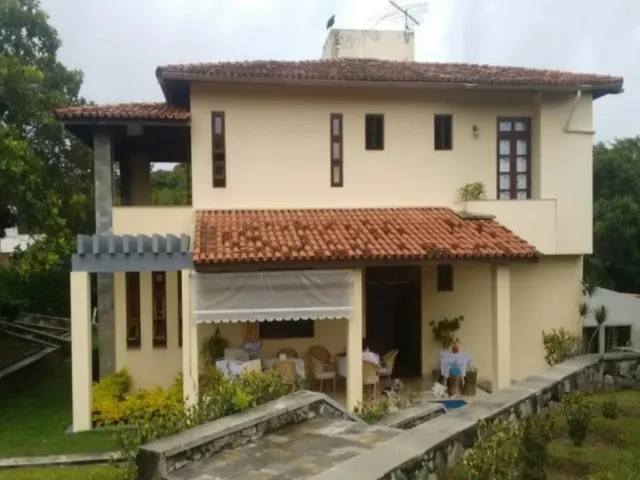 Imagem: Casa de Luxo com 4 Suítes e 10 Vagas de