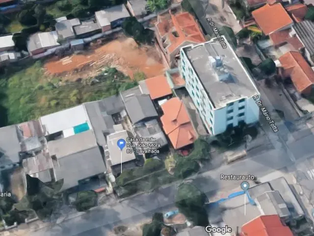 Imagem 3: Casa com 4 Quartos com Garagem e Churrasqueira