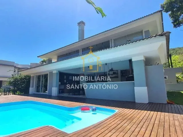 Imagem: Casa com 4 Dormitórios em Condomínio em