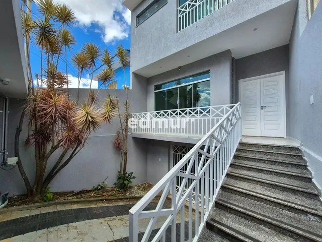 Imagem: A casa possui 4 Dormitórios, 4 Suítes, 5 Banheiros, 5