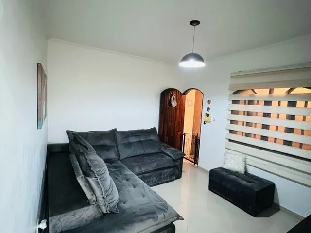 Imagem: A casa possui 3 Dormitórios, 2 Suítes, 3 Banheiros, 2