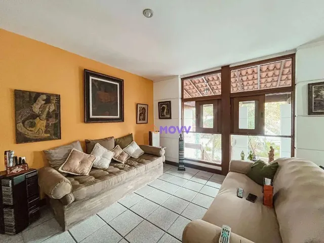 Imagem: Casa com 4 Dormitórios À Venda, 261 M²