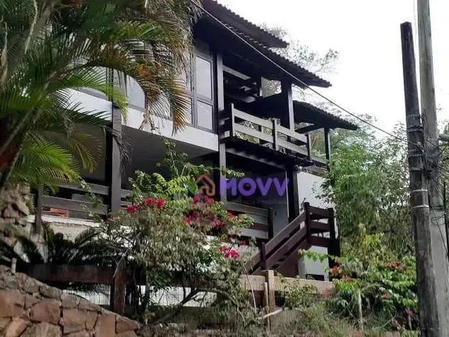 Imagem: Casa com 5 Dormitórios À Venda, 343 M²