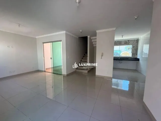 Imagem: Sobrado com 3 Dormitórios À Venda, 106
