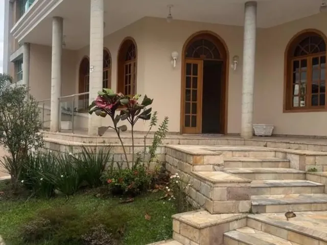 Imagem 1: Casa para Locação em Belo Horizonte, Castelo, 3 Dormitórios, 1 Suíte, 4 Banheiros, 6