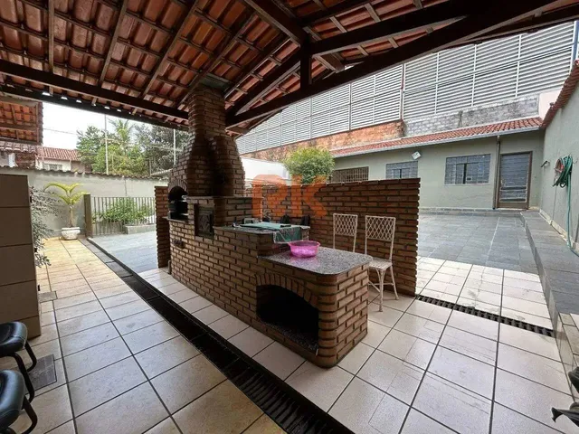 Imagem: Casa para Aluguel, 4 Quartos, 1 Suíte