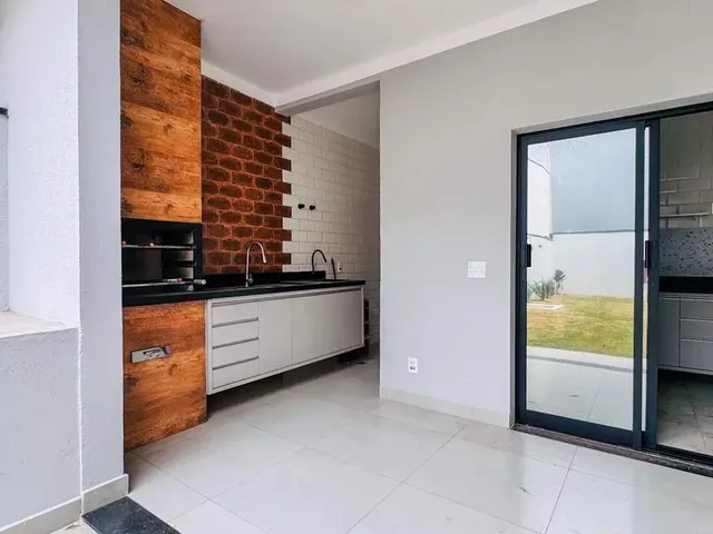 Imagem: Linda Casa com 3 Dormitórios Sendo Um com