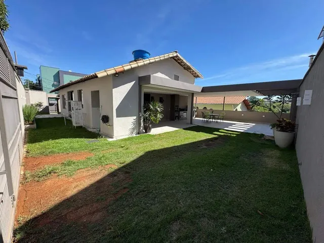 Imagem: Casa À Venda, 3 Quartos, 2 Suítes, 4 Vagas