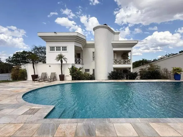 Imagem 1: Casa Imponente com 2.000M² de Área Total, com Vista para a Lagoa À Venda por R