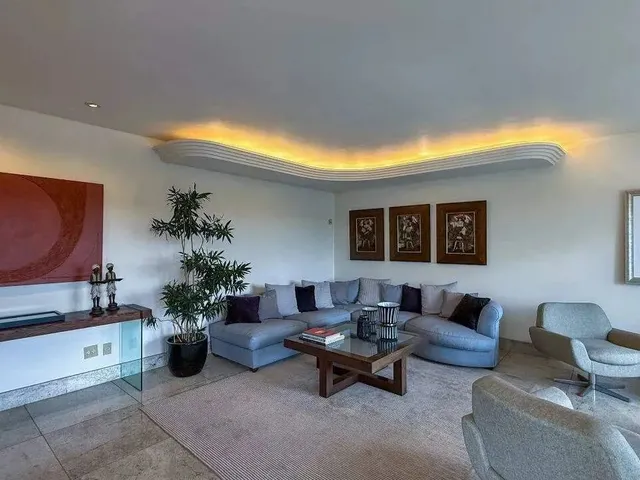 Imagem 3: Casa Imponente com 2.000M² de Área Total, com Vista para a Lagoa À Venda por R