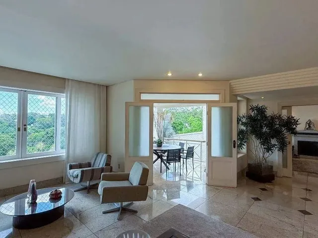 Imagem 5: Casa Imponente com 2.000M² de Área Total, com Vista para a Lagoa À Venda por R