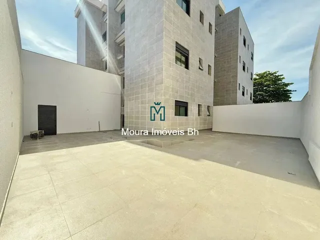 Imagem: O apartamento possui 2 Dormitórios, 1 Suíte, 2 Banheiros,