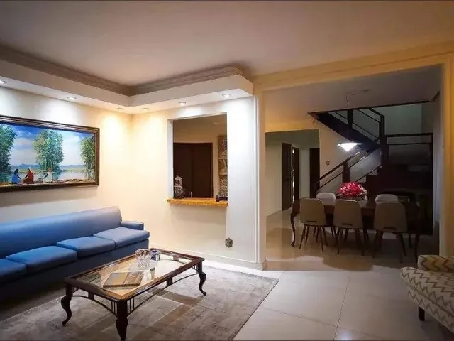 Imagem: Casa À Venda, 6 Quartos, 2 Suítes, 3 Vagas