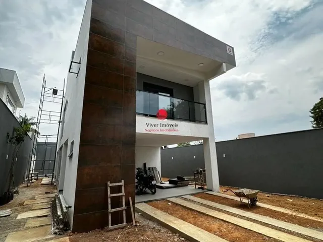 Imagem: Casa de Alto Padrão À Venda - 4 Quartos