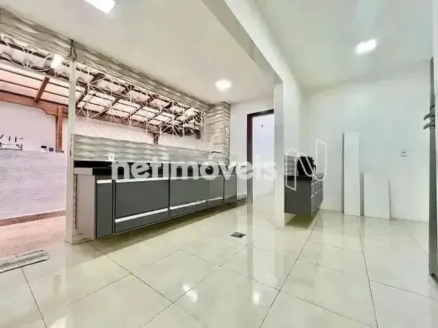 Imagem: O apartamento possui 3 Dormitórios, 1 Suíte, 2 Banheiros,
