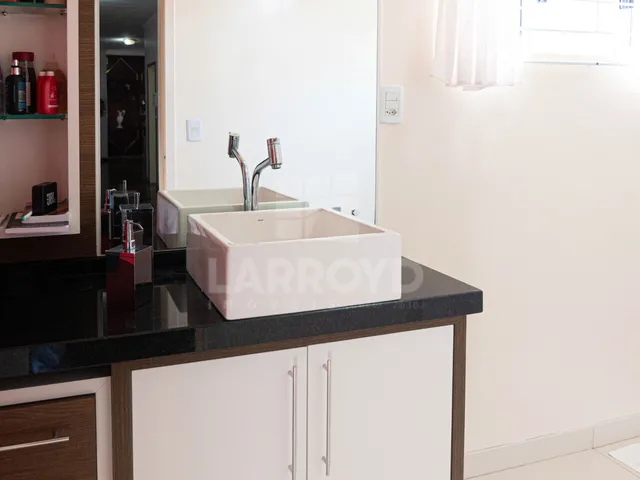 Imagem 10: Casa com 6 dormitórios