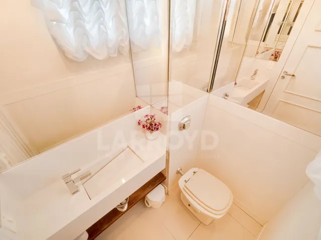 Imagem 2: Apartamento com 4 dormitórios