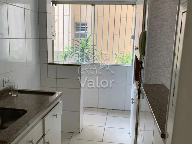Imagem 7: Exclusivo no Centro Cívico: Apartamento Reformado com Suíte e Portaria 24H