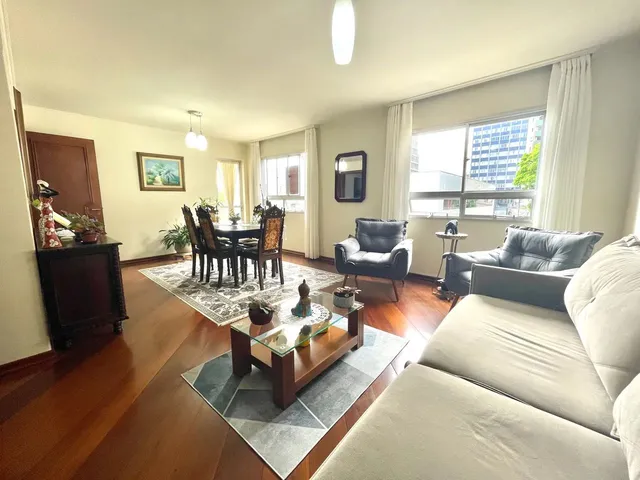 Imagem 7: Apartamento no Batel com 3 Quartos e 2 Vagas de Garagem