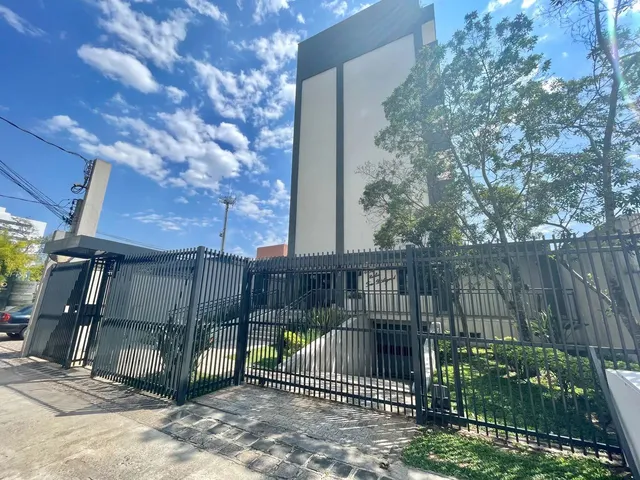 Imagem 2: Apartamento no Batel com 3 Quartos e 2 Vagas de Garagem