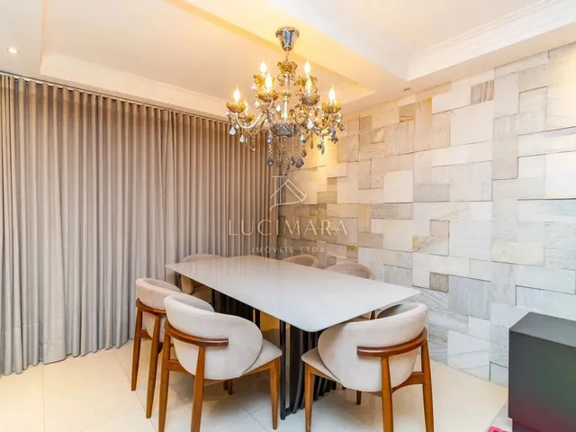 Imagem 5: Casa com 3 Dormitórios À Venda com 239M² por R$ 1.450.000,00 no Bairro Mercês