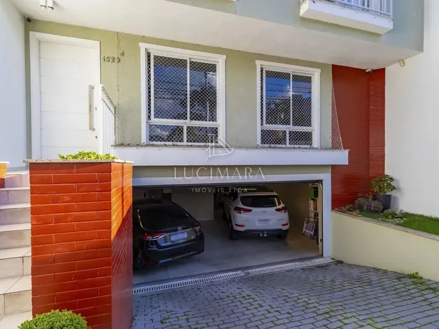 Imagem 4: Casa com 3 Dormitórios À Venda com 239M² por R$ 1.450.000,00 no Bairro Mercês