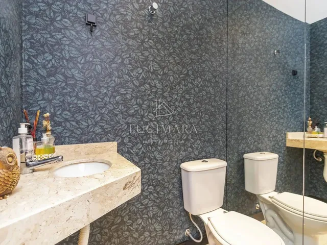 Imagem 3: Casa com 3 Dormitórios À Venda com 239M² por R$ 1.450.000,00 no Bairro Mercês