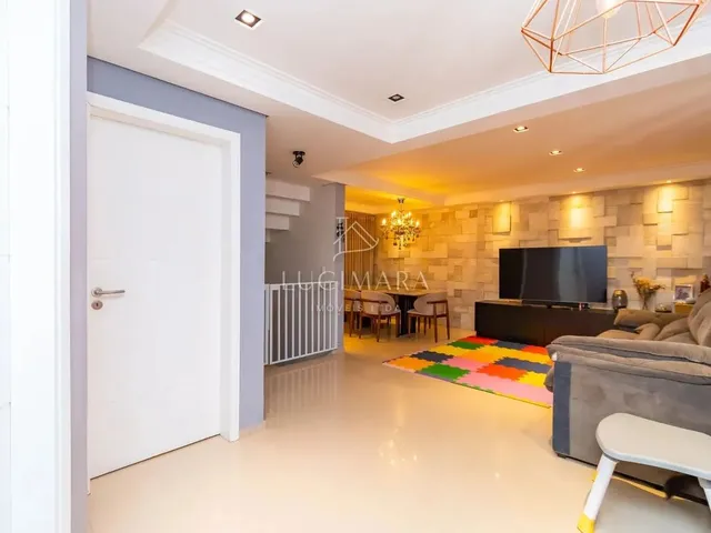 Imagem 2: Casa com 3 Dormitórios À Venda com 239M² por R$ 1.450.000,00 no Bairro Mercês