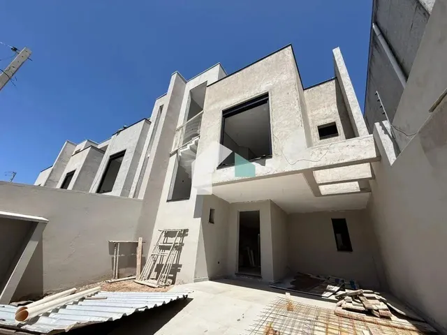 Imagem: Sobrado Triplex com 2 Vagas, Fácil Acesso
