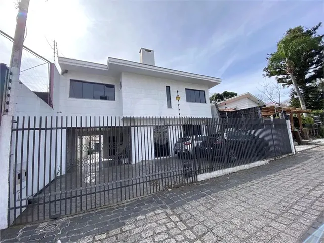 Imagem: Sobrado com 8 Quartos À Venda em Hugo Lange