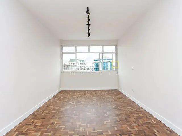 Imagem 4: Apartamento de 3 Quartos Todo Reformado no Centro Cívico - Curitiba/Pr - Referência