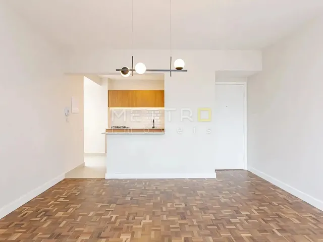 Imagem 9: Apartamento de 3 Quartos Todo Reformado no Centro Cívico - Curitiba/Pr - Referência