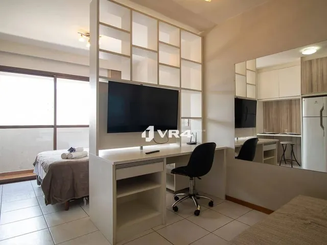 Imagem 1: Studio Mobiliado no Centro de Curitiba, Andar Alto e Face Norte