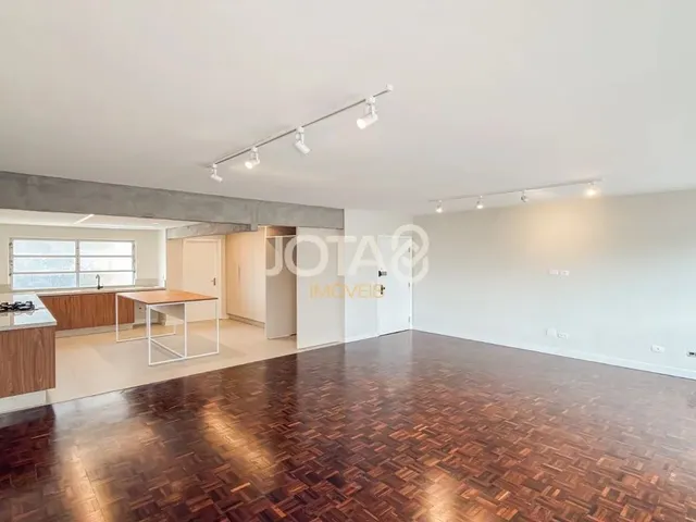 Imagem: Totalmente Reformado com 3 Quartos e 1 Suíte