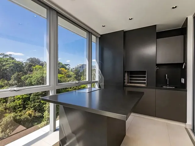 Imagem 1: Apartamento Amplo de 3 Suítes e 4 Vagas de Garagem Ao Lado do Parque Barigui e Vista