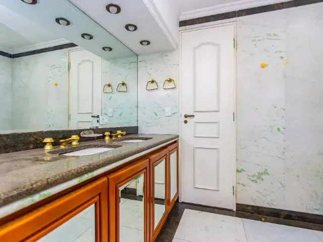 Imagem 3: Apartamento com 4 Quartos no Batel