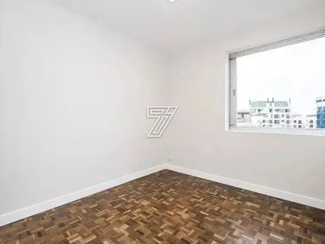 Imagem 2: Apartamento a Venda Tem 101M² com 3 Quartos no Centro Cívico - Curitiba - Pr