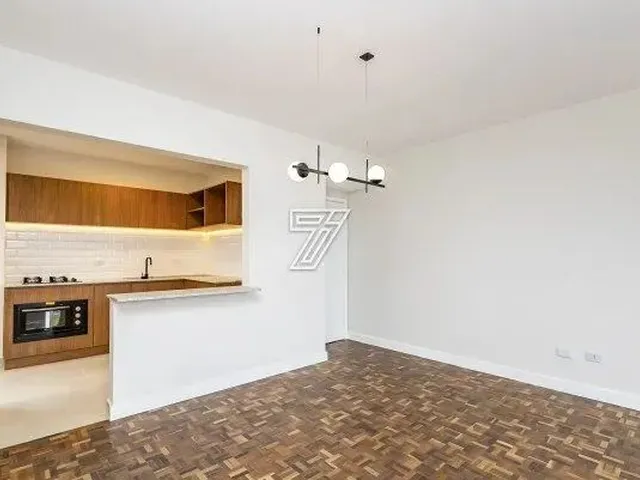 Imagem 14: Imóvel para Venda Possui 101 Metros Quadrados com 3 Quartos em Centro Cívico - Curitiba