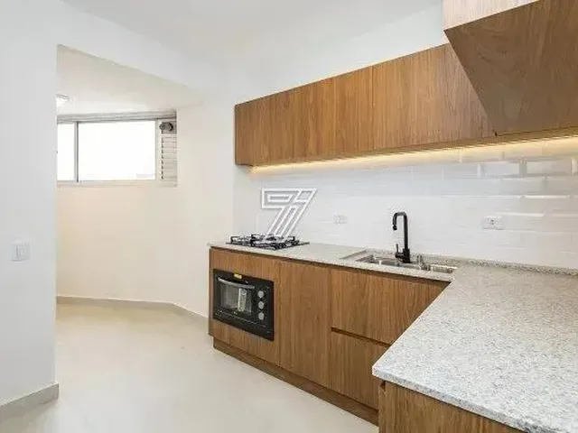 Imagem 6: Imóvel para Venda Possui 101 Metros Quadrados com 3 Quartos em Centro Cívico - Curitiba