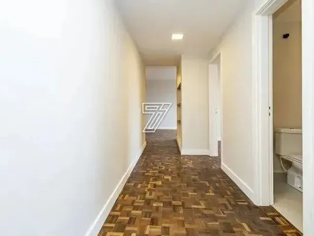 Imagem 13: Imóvel para Venda Possui 101 Metros Quadrados com 3 Quartos em Centro Cívico - Curitiba