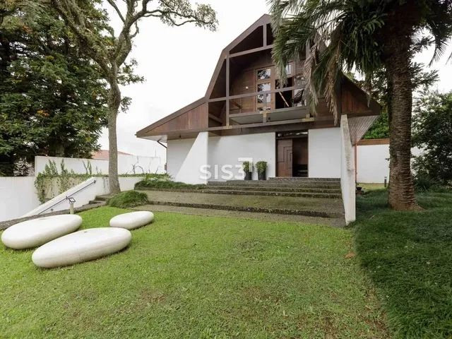 Imagem 1: Casa À Venda nas Mercês, 4 Quartos