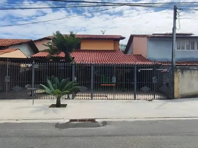 Imagem: A casa possui 4 Dormitórios, 2 Suítes, 5 Banheiros, 4