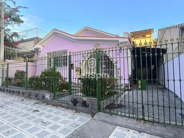 Imagem: A casa possui 3 Dormitórios, 2 Banheiros, 3 Vagas na