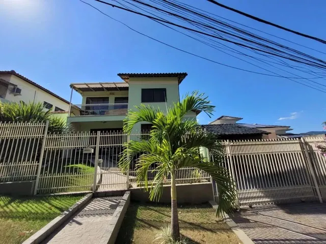 Imagem: A casa possui 4 Dormitórios, 3 Suítes, 5 Banheiros,