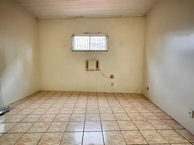 Imagem 2: Casa Residencial Ou Comercial com 5 Quartos no Marco - Belém