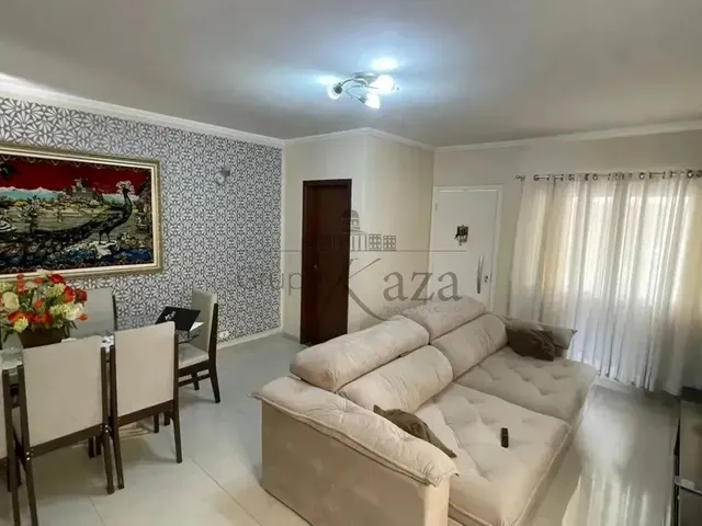Imagem: A casa em condomínio possui 3 Dormitórios, 3 Banheiros, 2