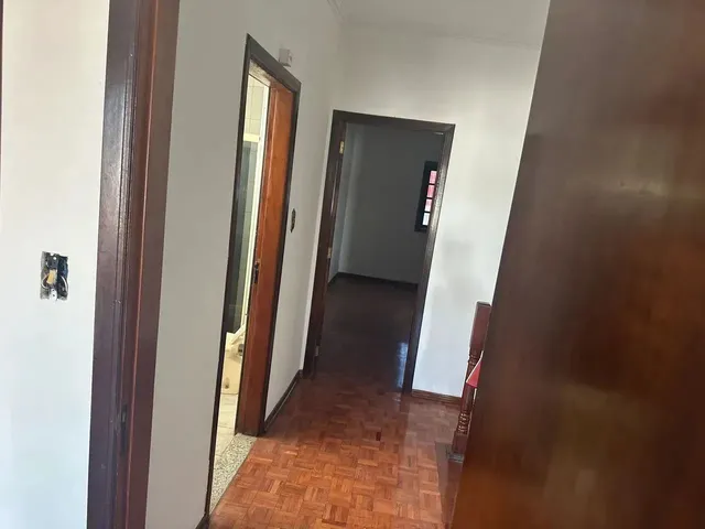 Imagem 7: Imóvel para Aluguel Possui 250 Metros Quadrados com 6 Quartos em Centro - São José Dos